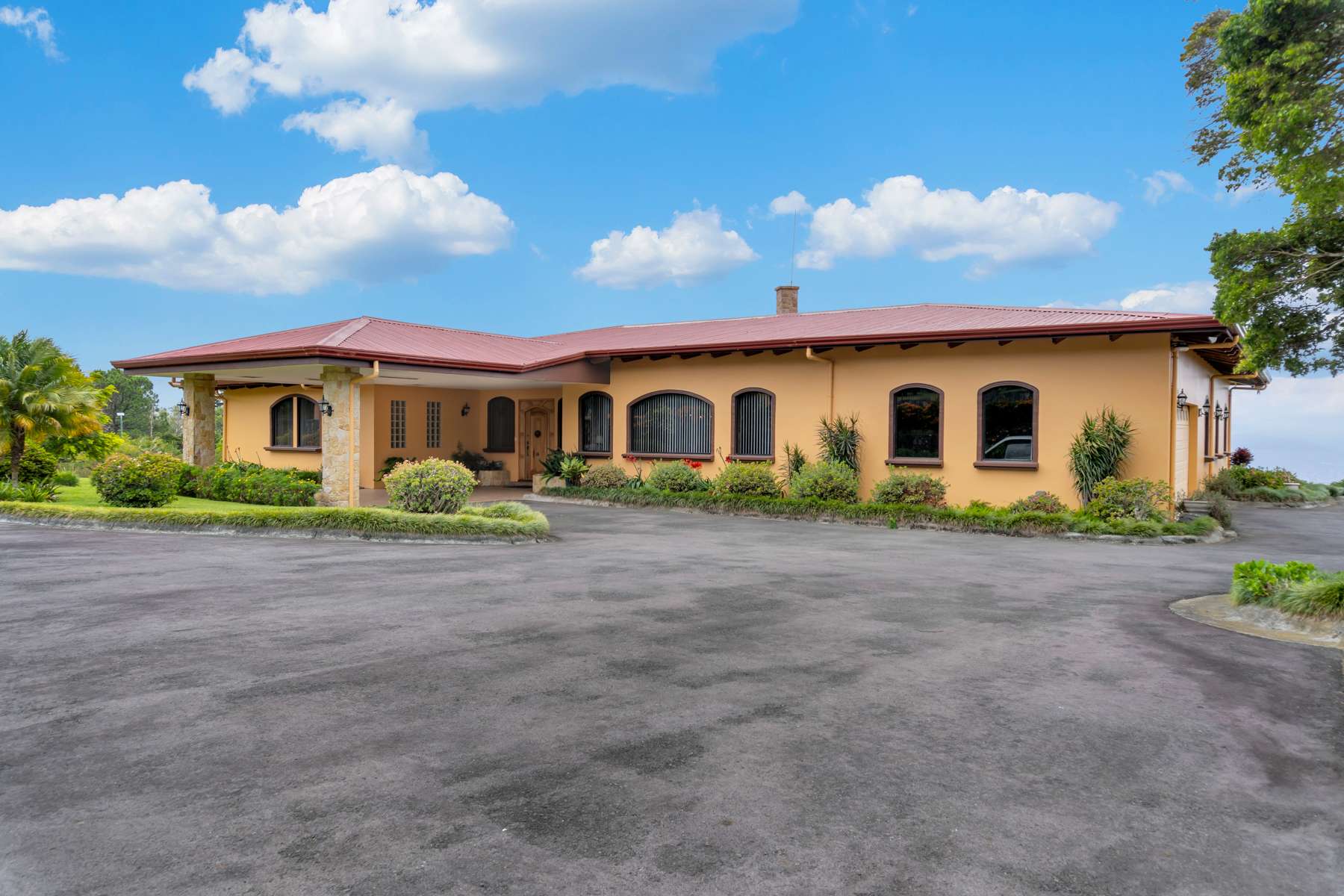 La Joya Estate