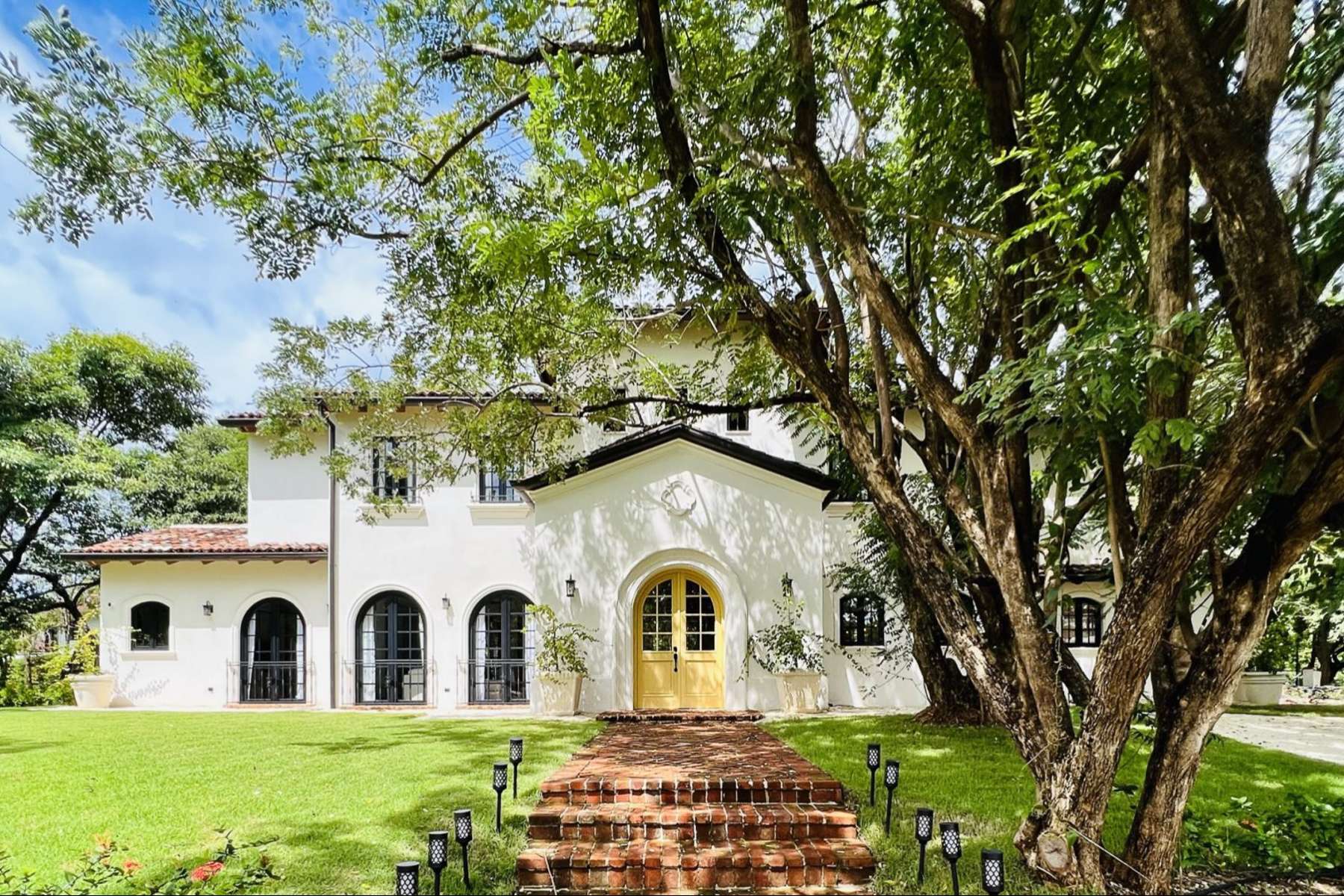 Casa Mareas Beachfront Residential Community