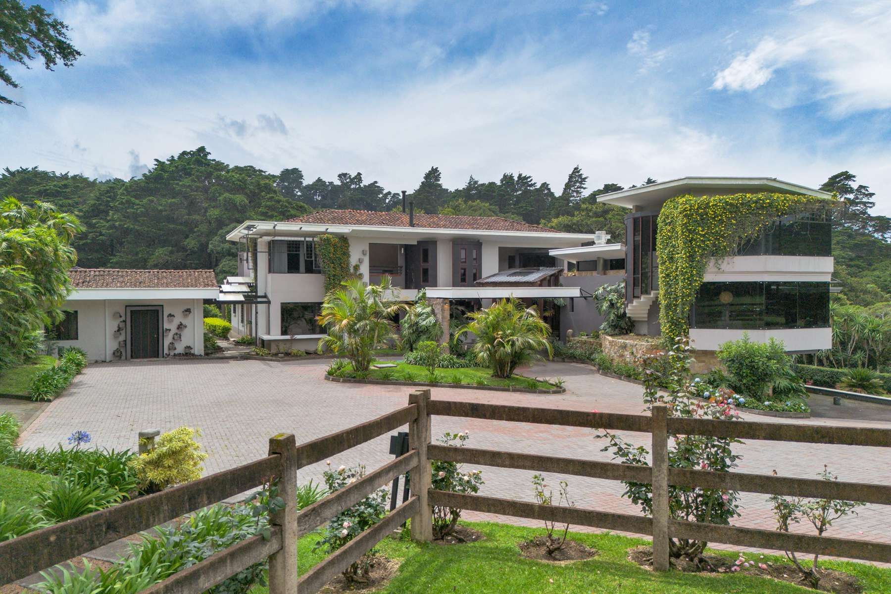 Lobo Mountain Estate