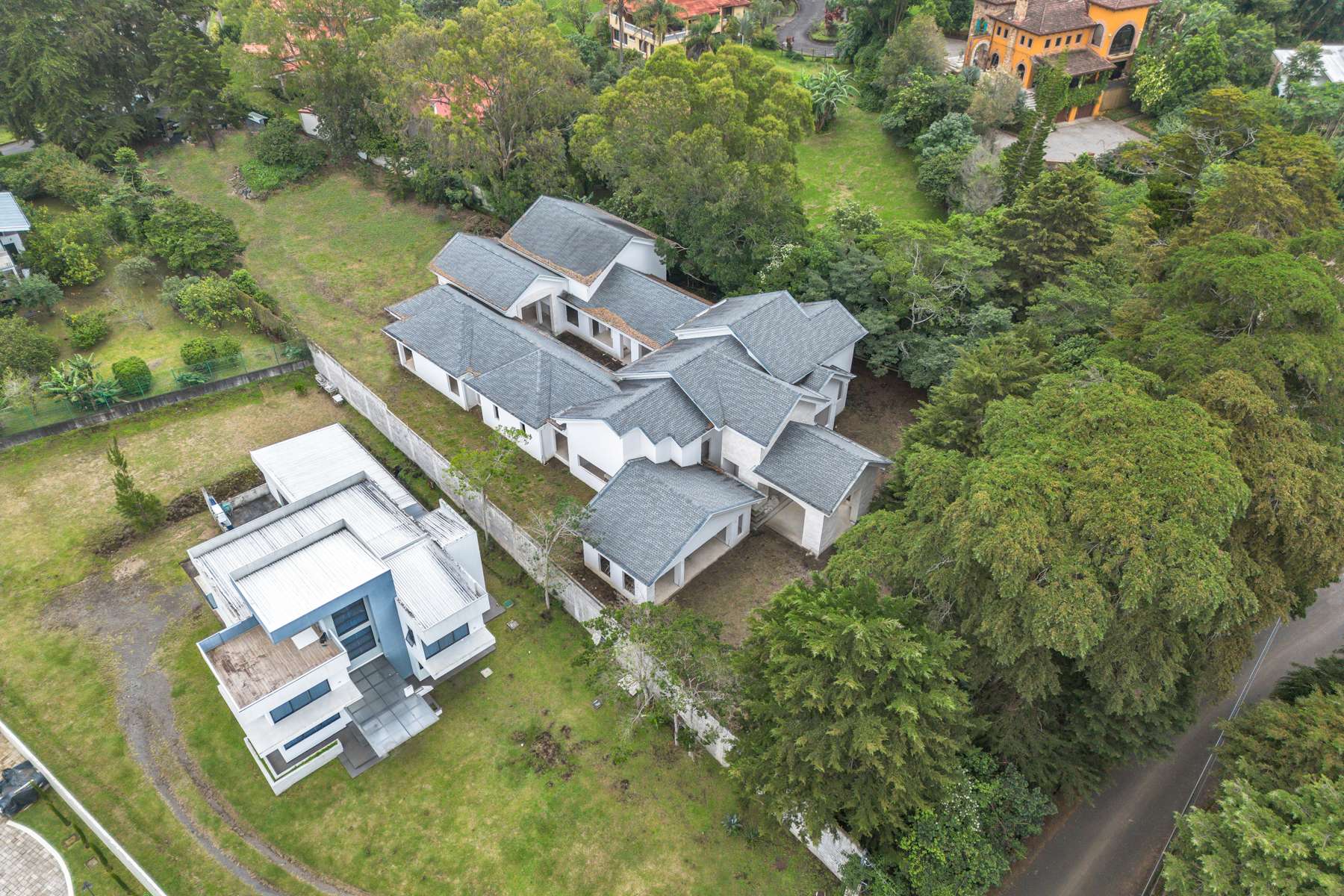 Spectacular Ave del Paraiso Under Construction Luxury Home