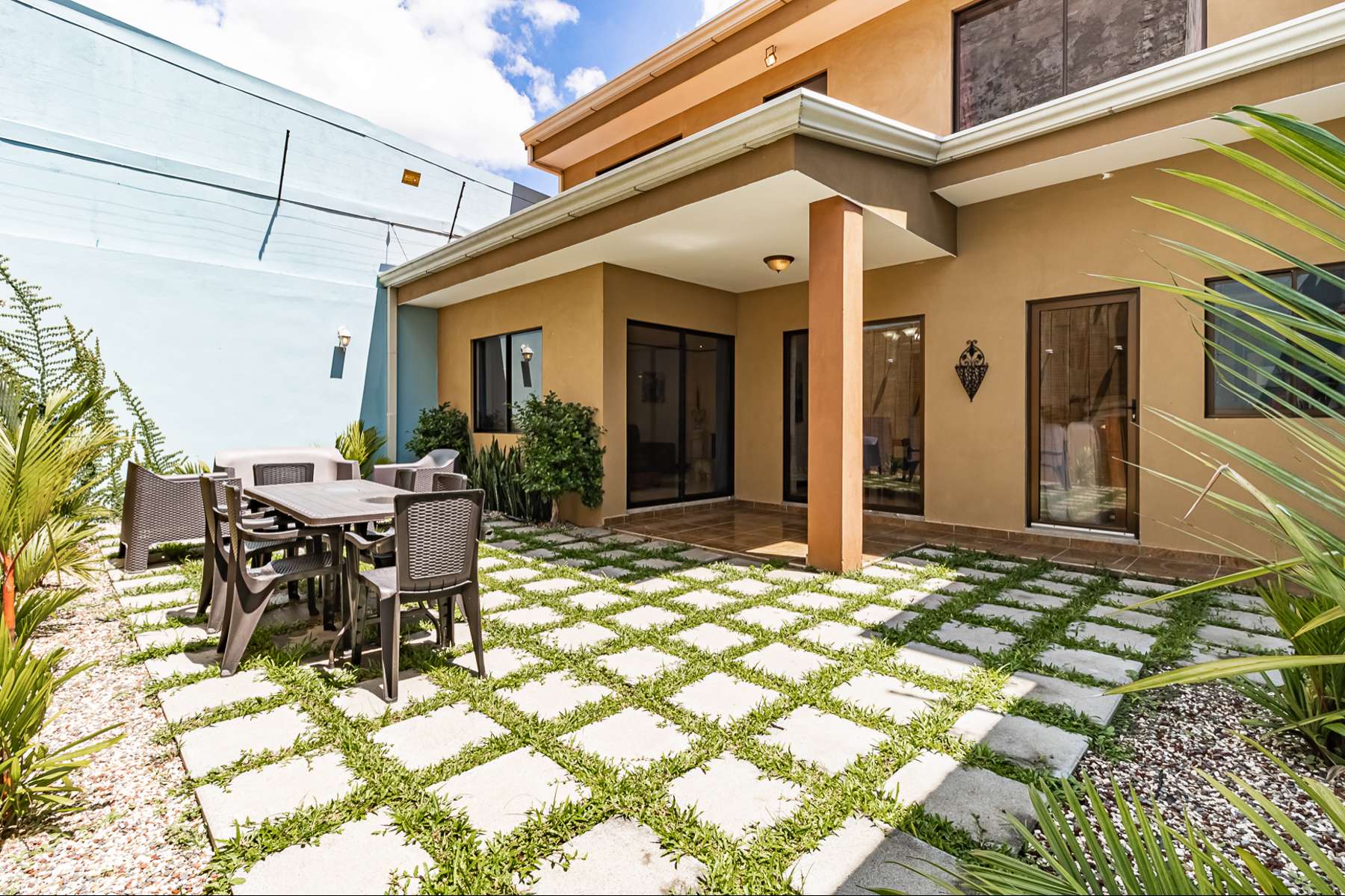 Beautiful House in Los Crotos