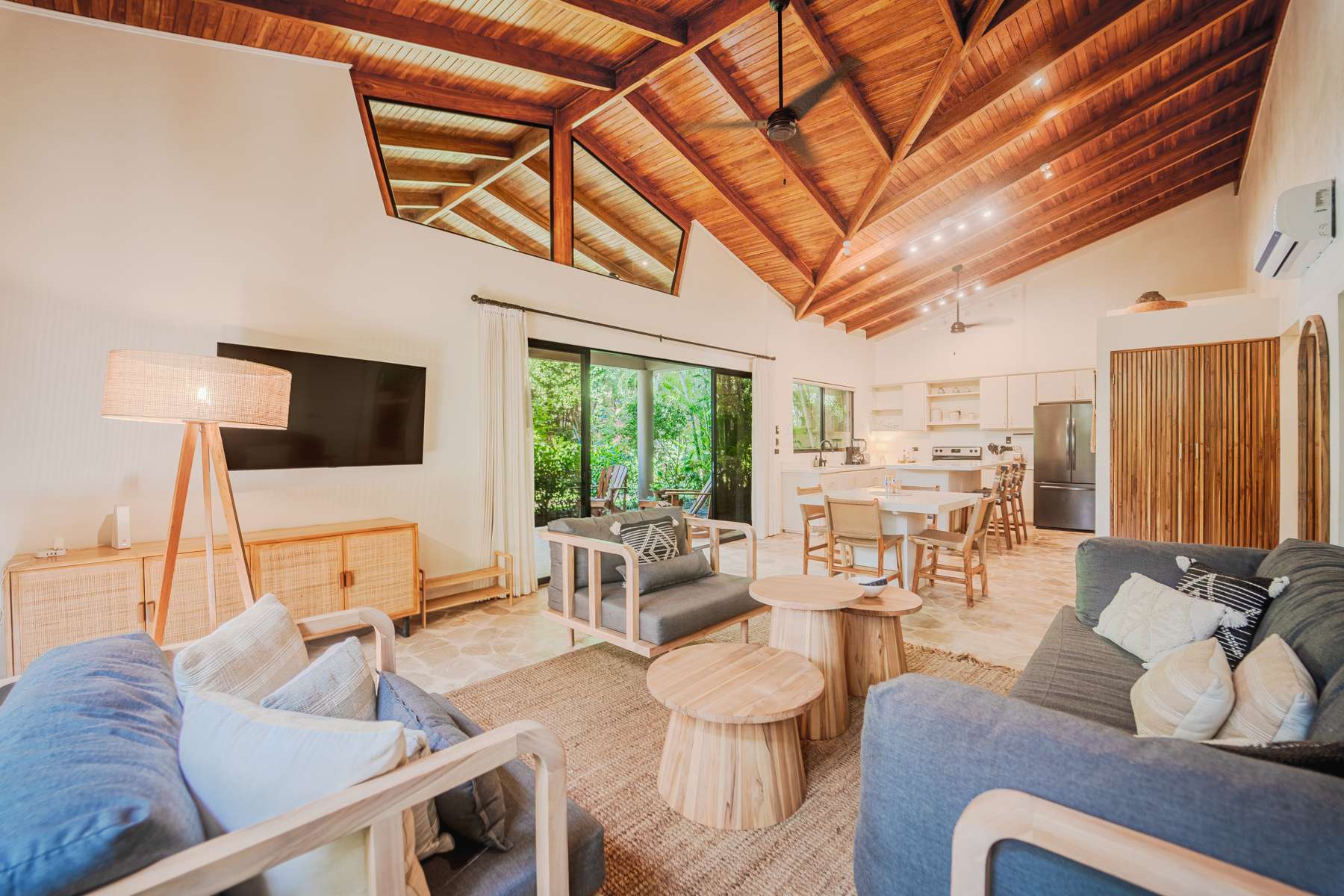 Casa Carlita – Tranquil Tropical Villa in 506 Tennis Center
