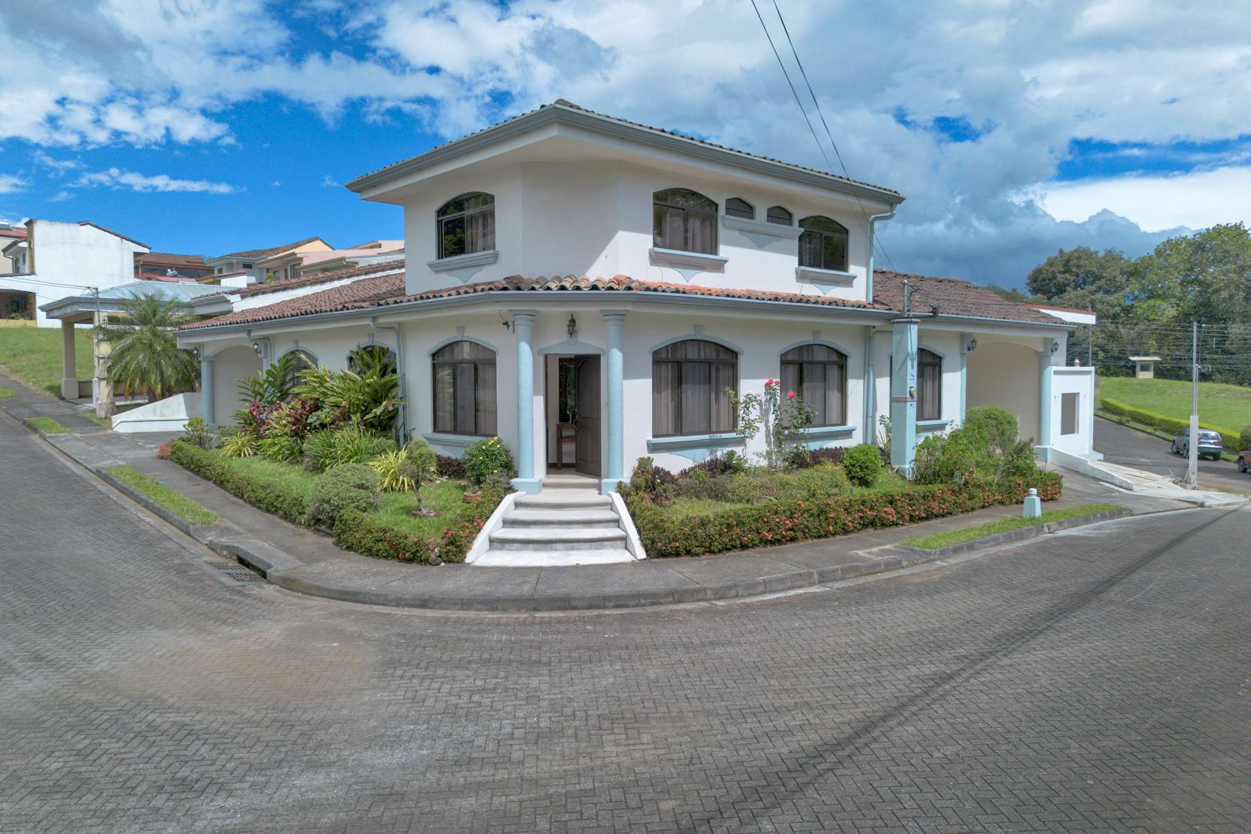 La Francia Colonial Residence