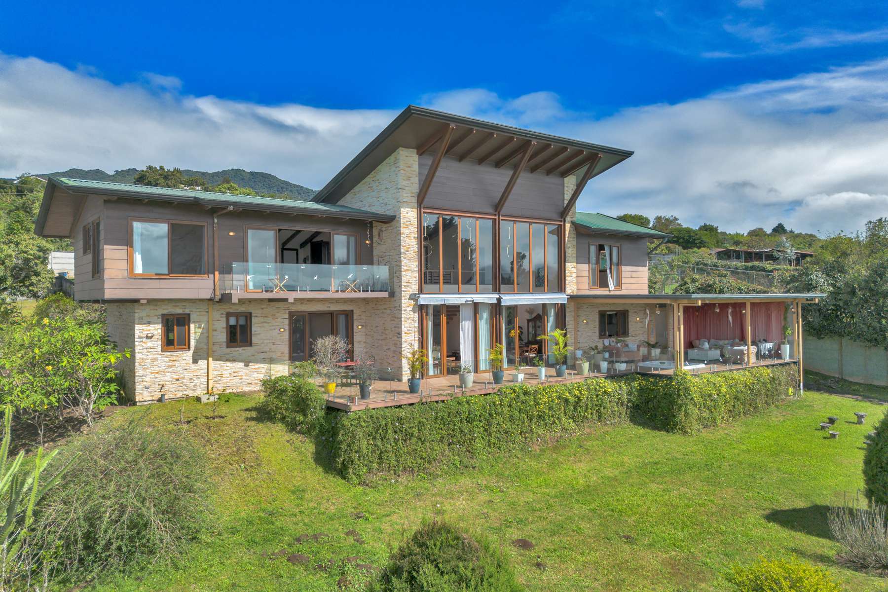 Espaciosa Residencia en San Isidro de Heredia