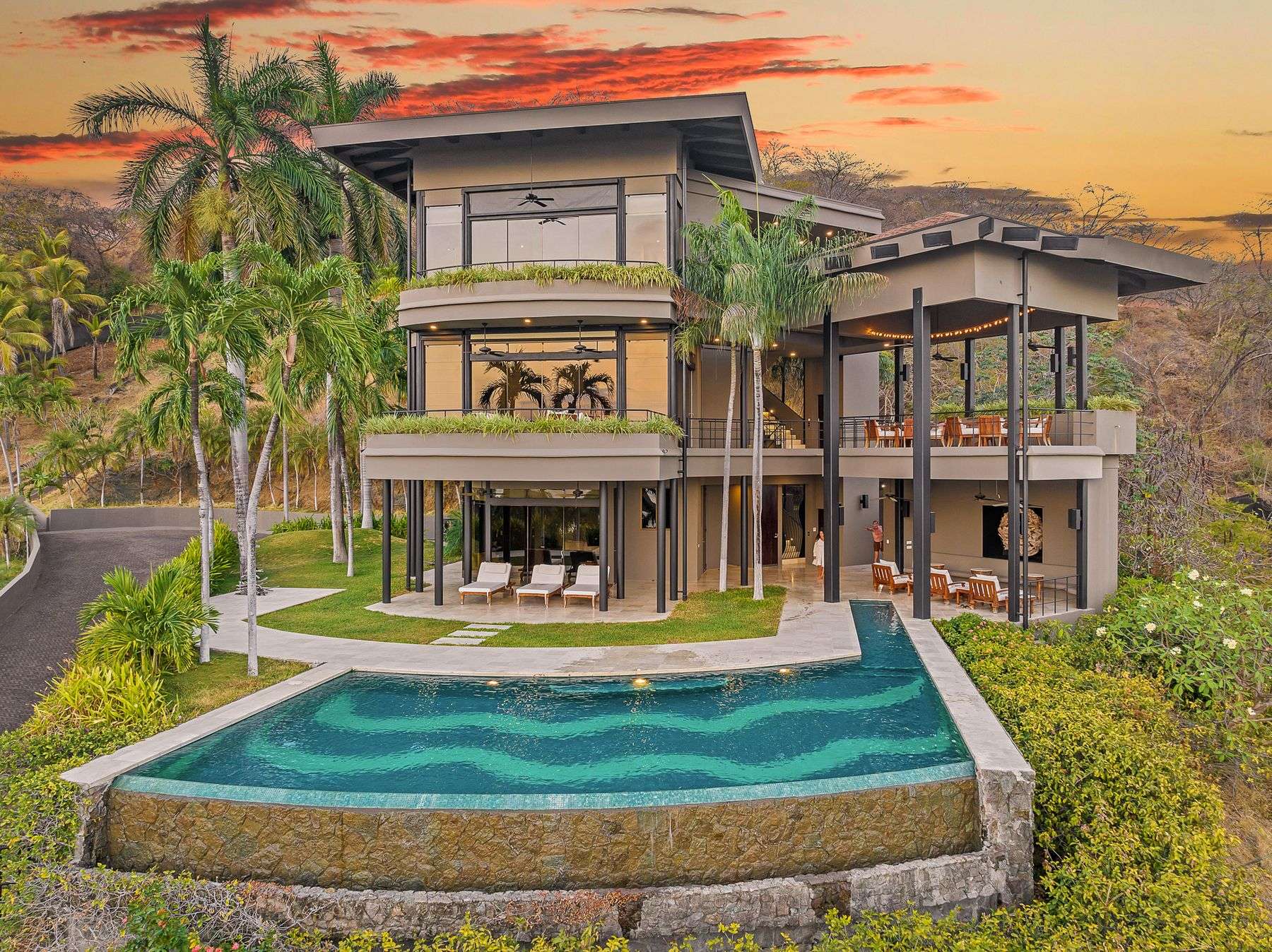 Wavefront Estate