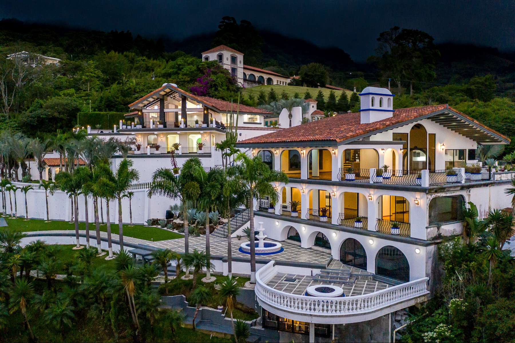The Belvedere, Escazú